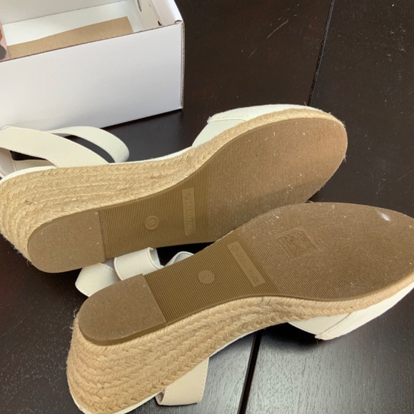 Dream Pairs Women’s Amanda-1 Closed Toe Wedge Sandal Sz 9 Beige/White - Picture 7 of 10